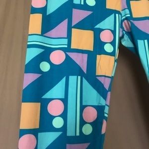 LuLaRoe Galaxy Theme Tall & Curvy Leggings (12-20)